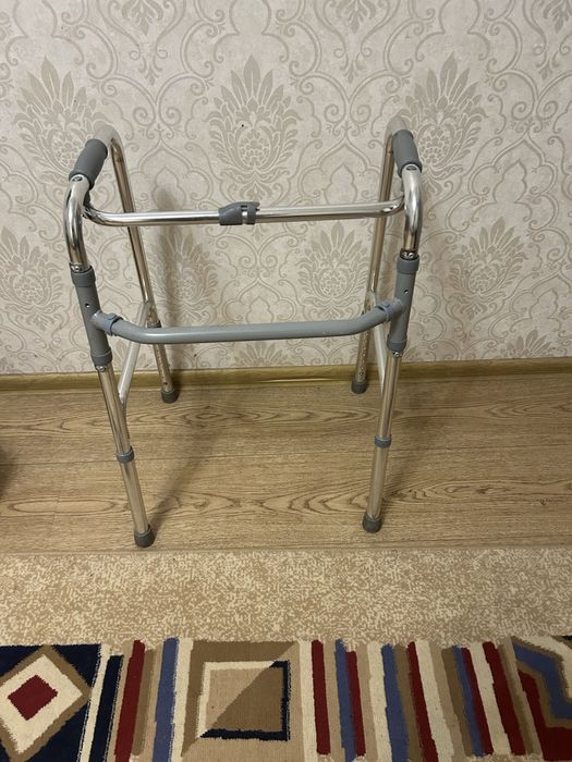 Продам ходунки для дорослих