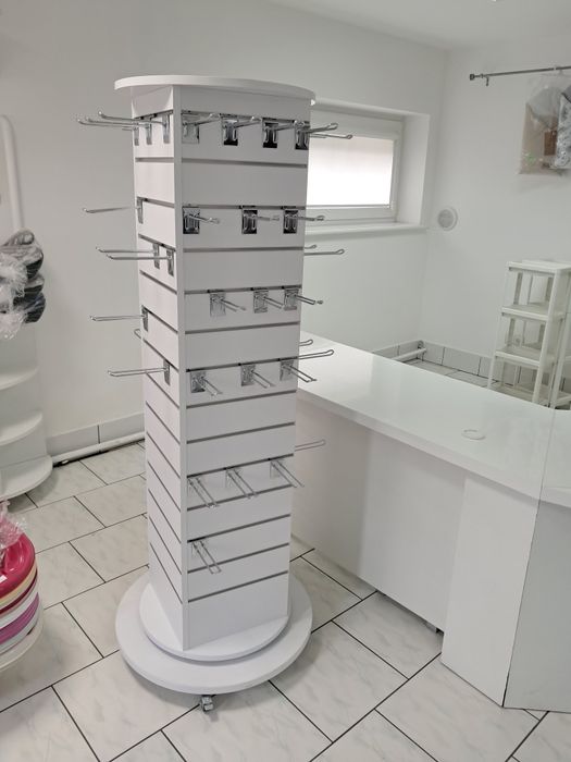 Meble po likwidacji sklepu