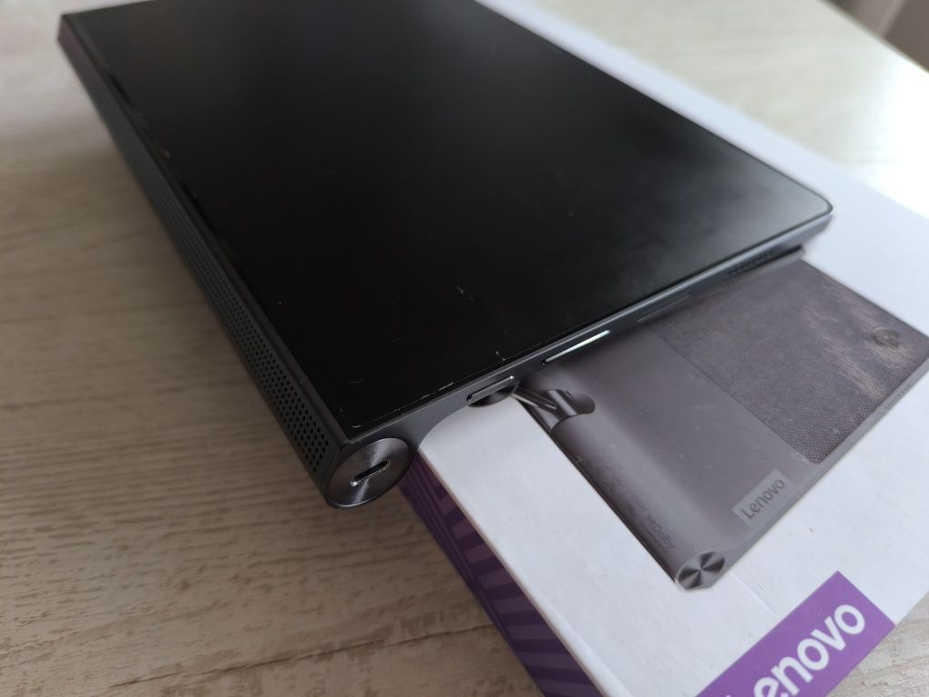 Tablet Lenovo YOGA 11 głośniki JBL