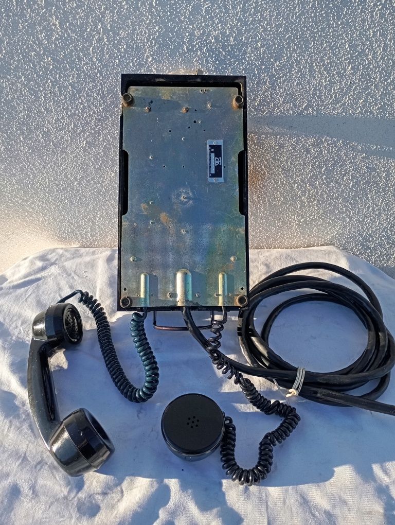 Telefone com caixa tipo central antigo