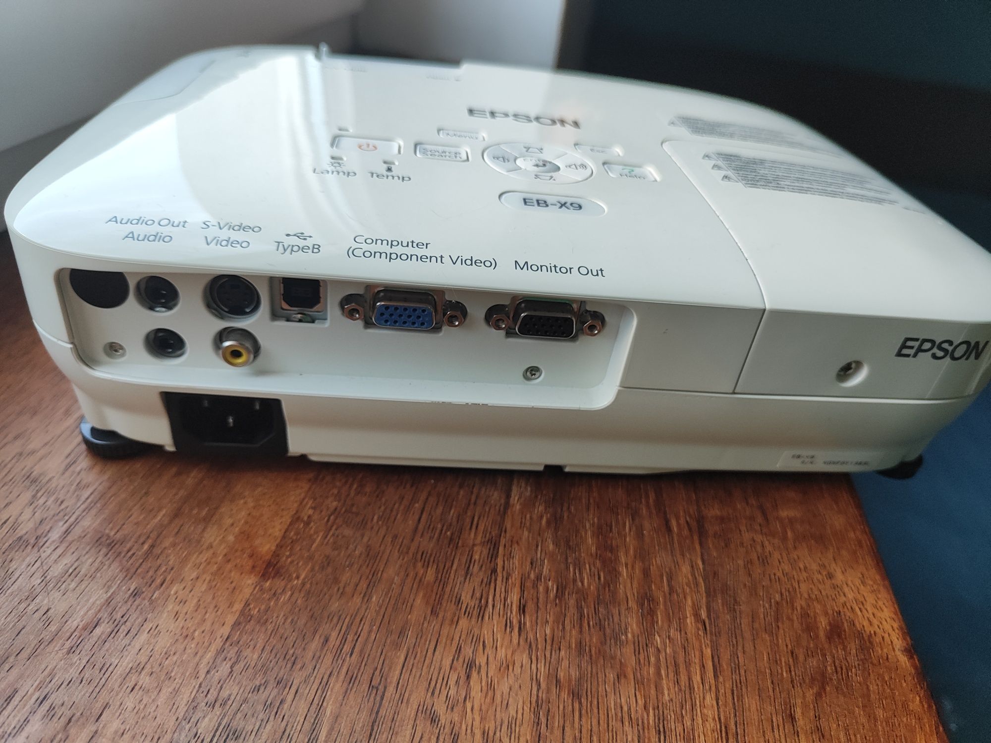 Projektor Epson EB X9