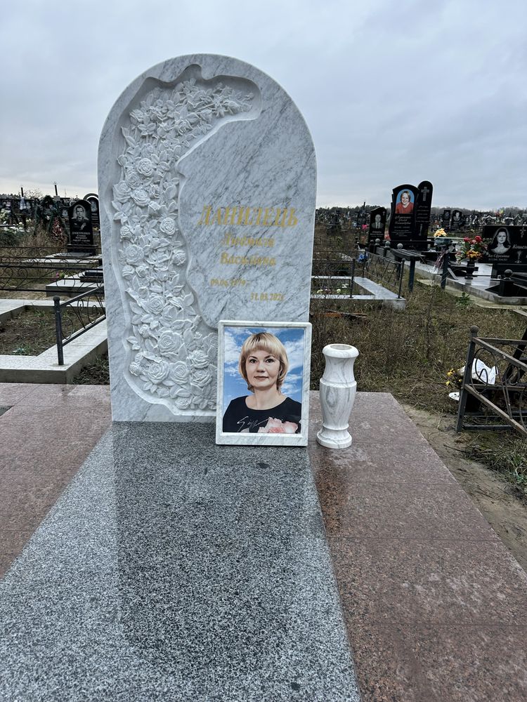 Виготовлення та встановлення гранітних памʼятників.