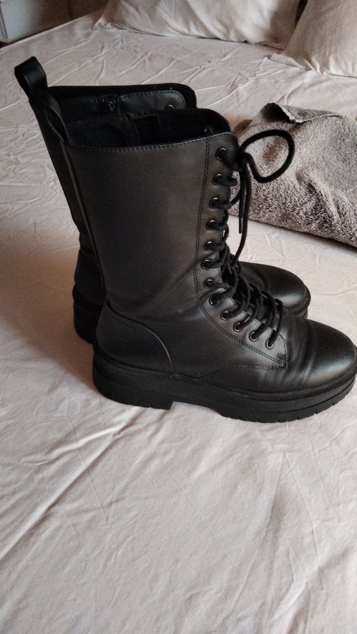 Botas como novas usadas duas vezes tamanhos 36/37/38
