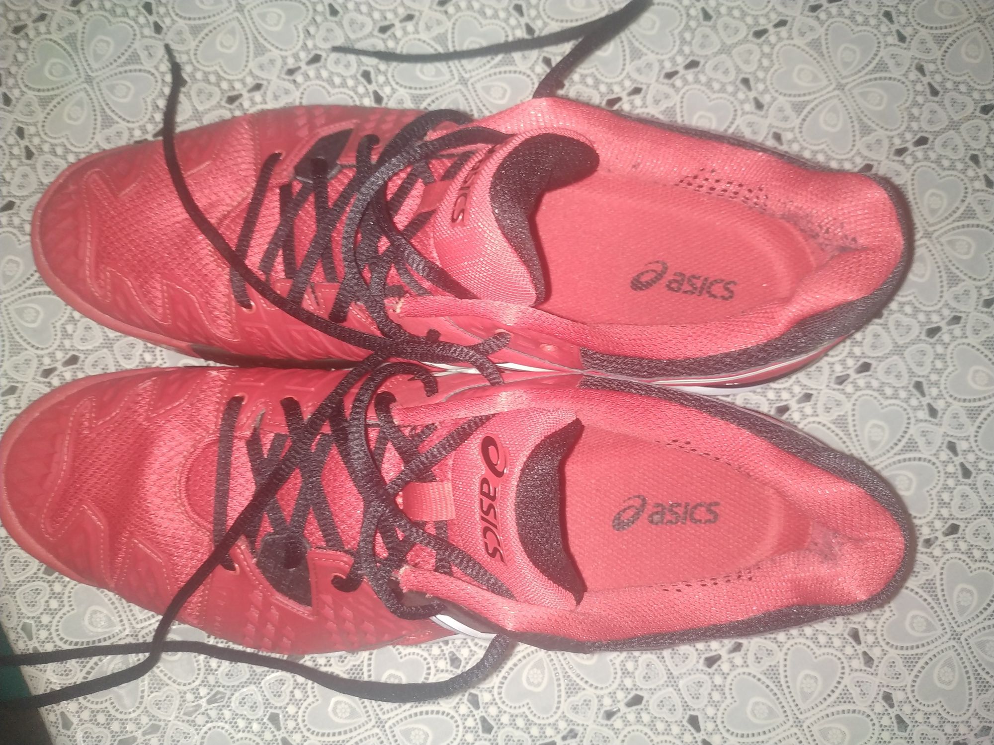 Кроссовки Asics.
