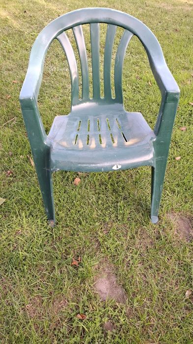 Krzesło ogrodowe plastikowe