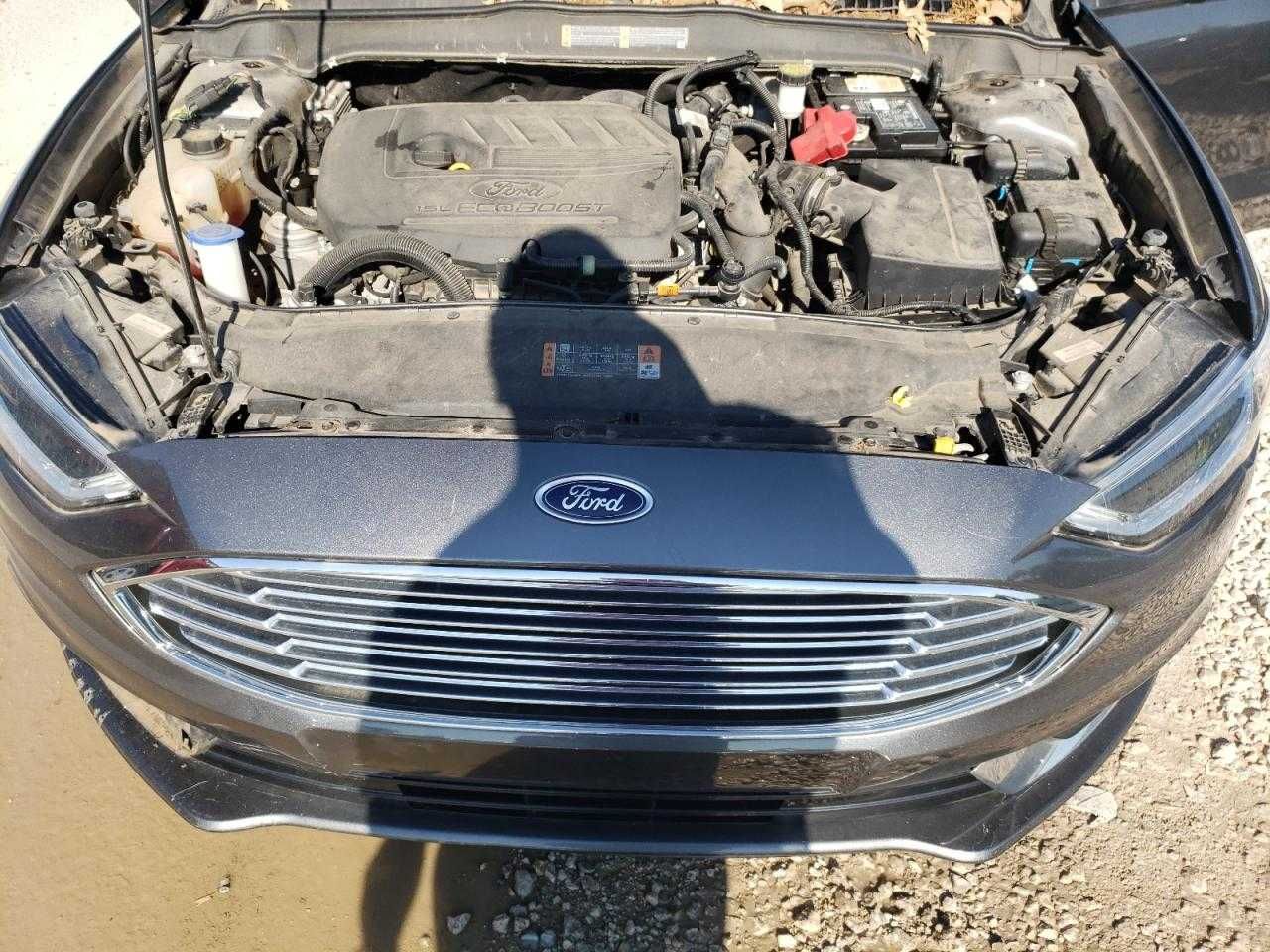 Ford Fusion SE 2018 - Потужний та економічний седан з США