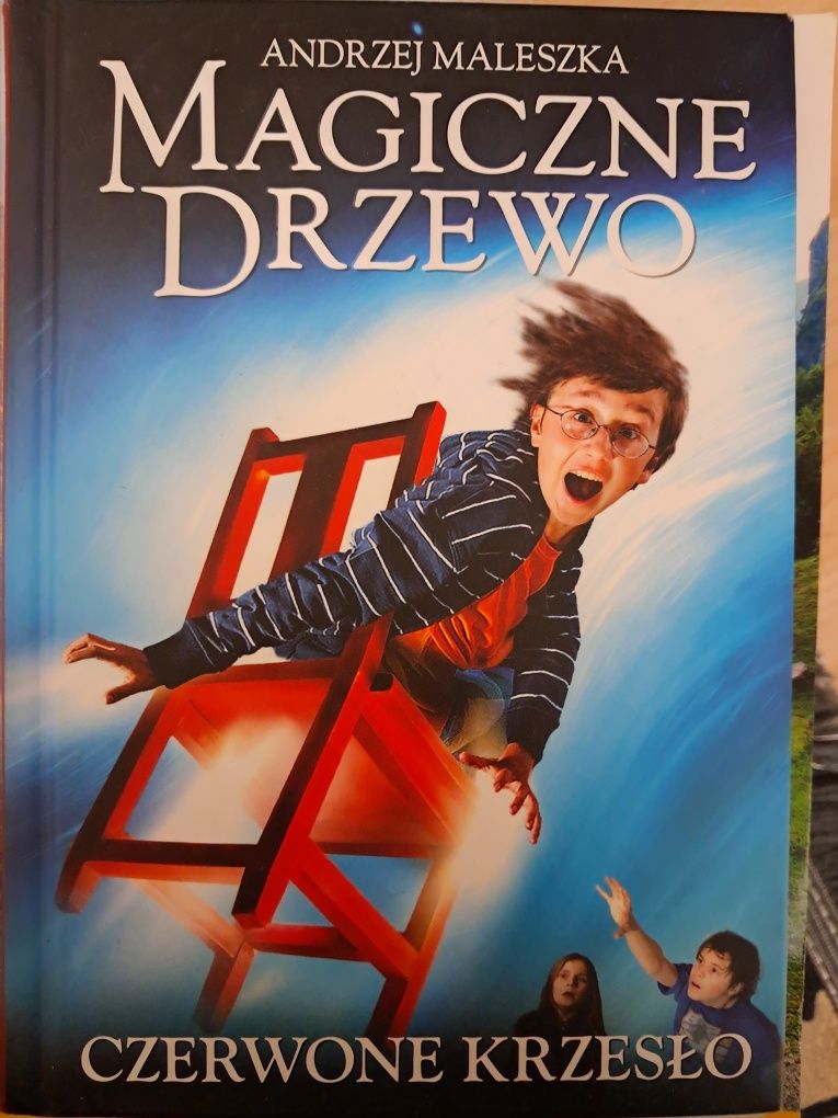 Magiczne drzewo Czerwone krzesło