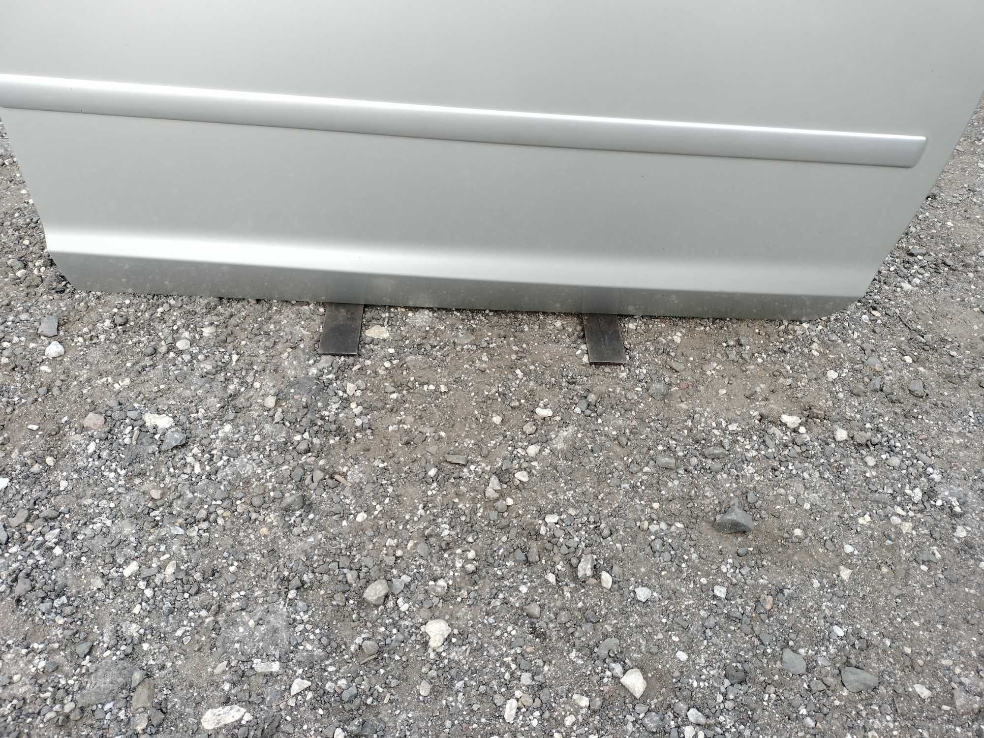 Drzwi prawy przód prawe przednie Ford Focus MK2 srebrne 03 O3