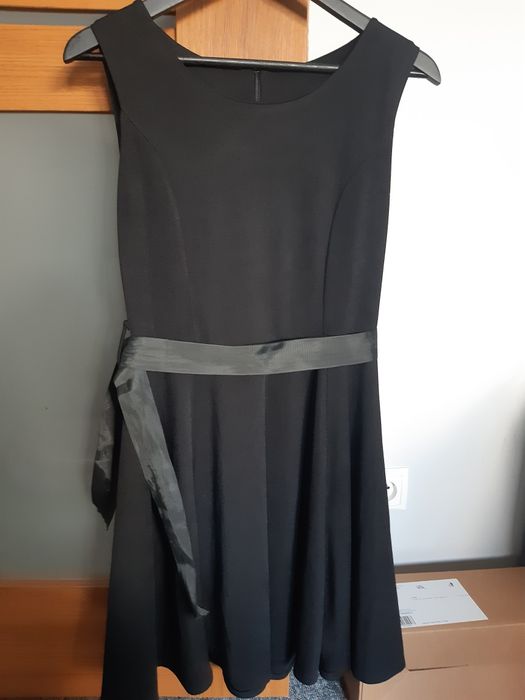 Sprzedam sukienke czarna