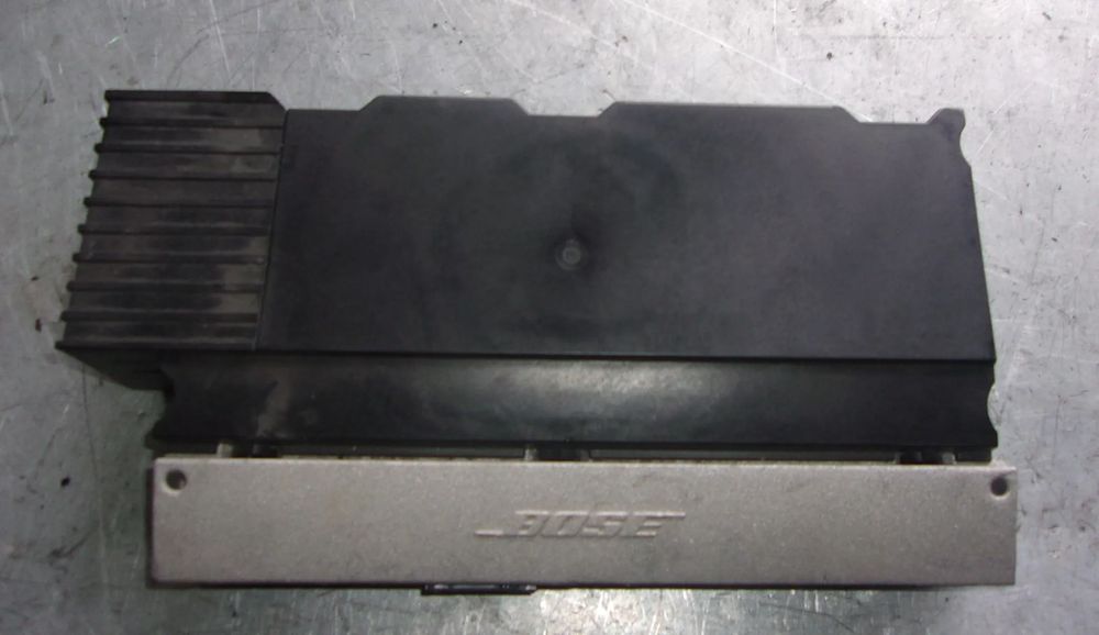 WZMACNIACZ AUDI Q7 4L BOSE 4L0035223D
