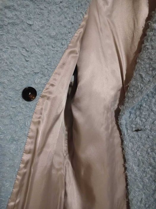 Полупальто Marc Cain небесно-голубого цвета. Размер S-M.