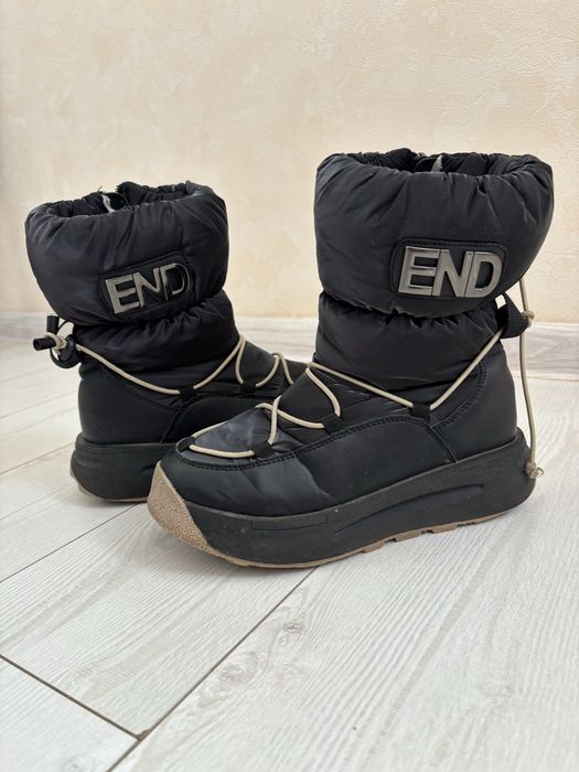 Продам зимові чоботи сапоги взуття черевики дутики дівчинка 35 р