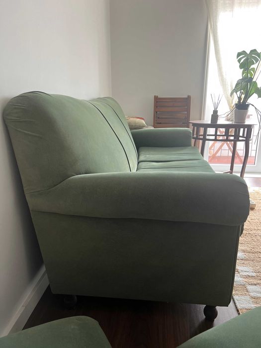 Vendo Sofá (+2 puffs incluidos)