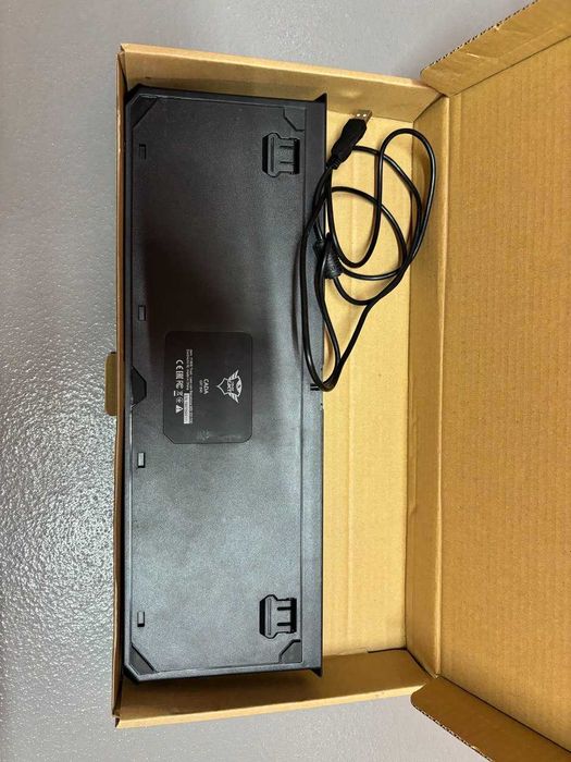 Klawiatura przewodowa Trust GXT 890 podświetlana. Nowa