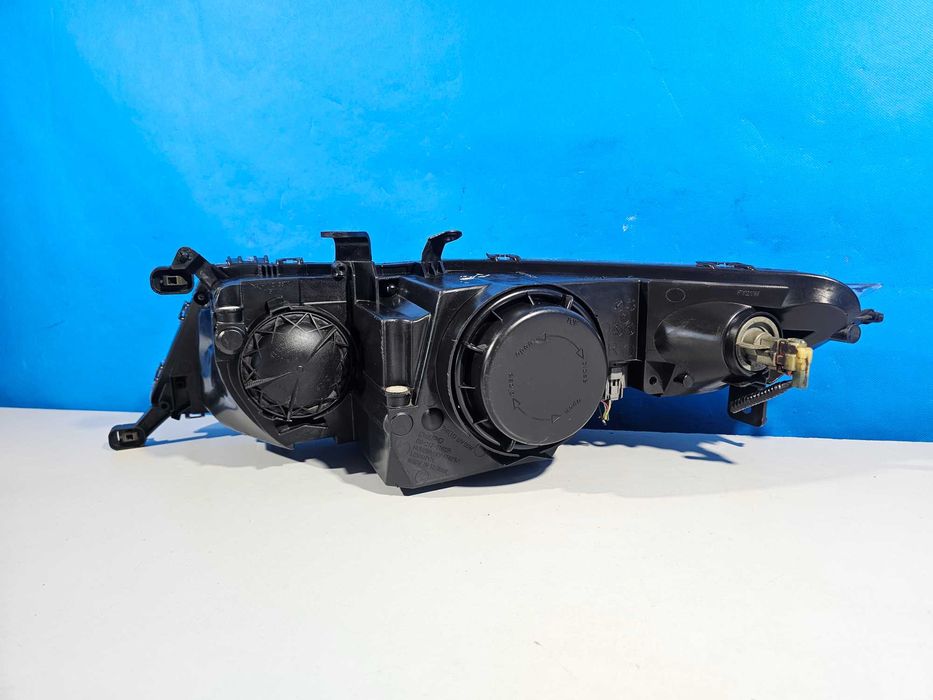 Honda Civic VIII 8 Ufo Lampa Przód Przednia Prawa H1 EUROPA Stan BDB