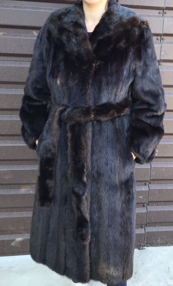 Очень срочно!Продам норковую шубу Saga mink, чёрный шоколад.