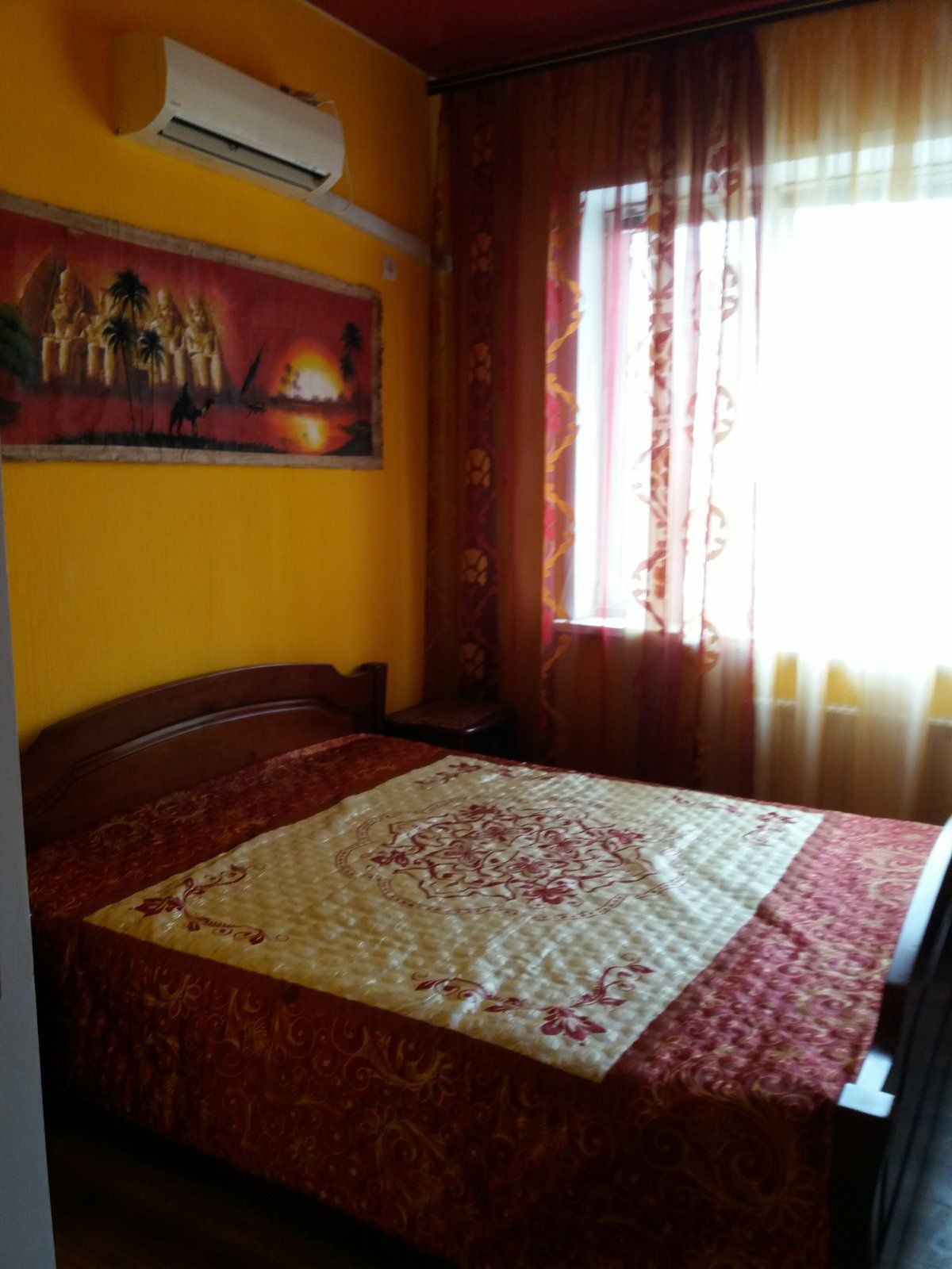 Квартира-студія у східному стилі Троєщина ТРЦ Район