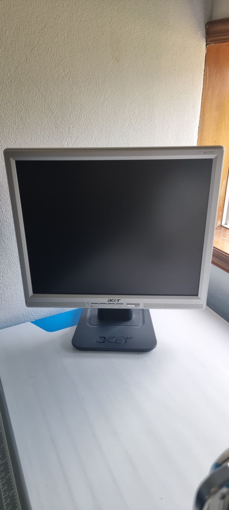 Monitor Acer pequeno
