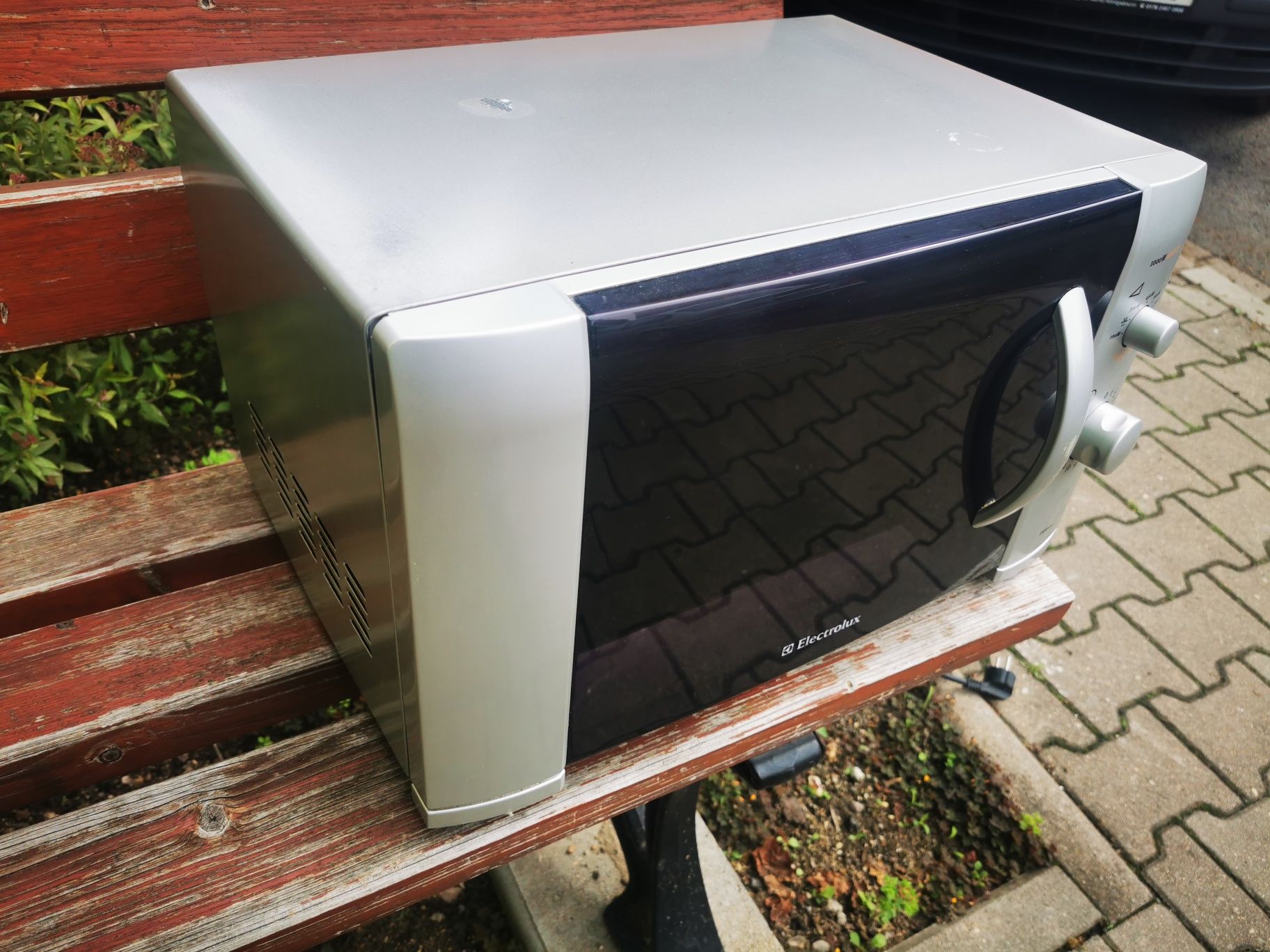 Mikrofalówka Electrolux EMM2015 Grill