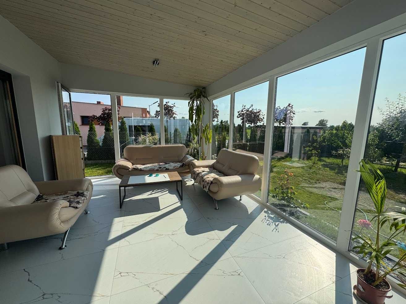 dom parterowy salon,kuchnia + dwie sypialnie,garaż, antesola