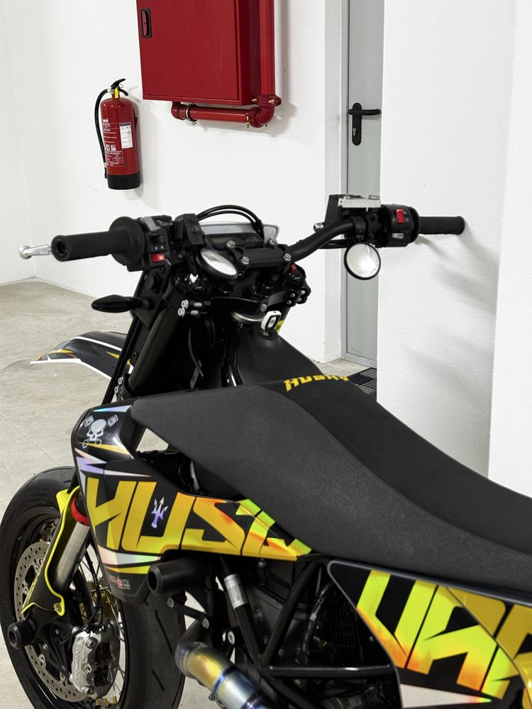 Husqvarna 701 SUPERMOTO