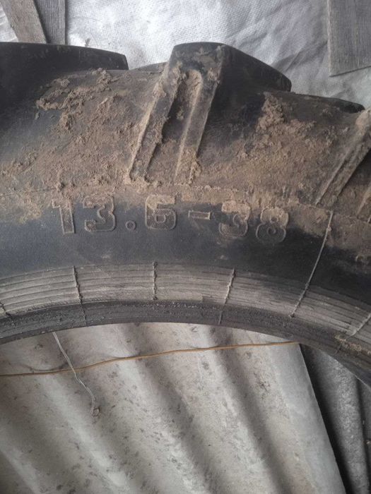 Продам шини до Т-40 з камерами