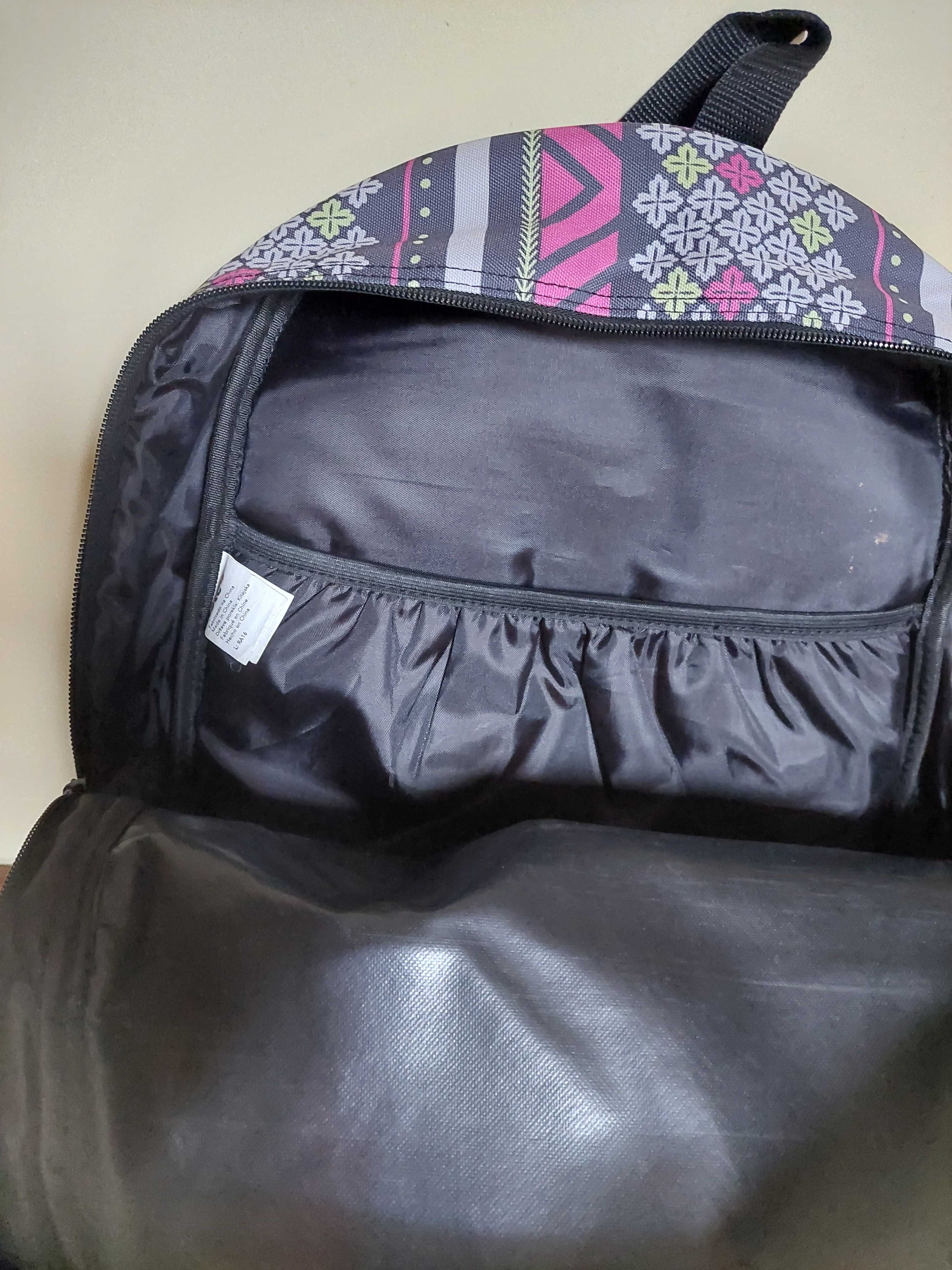 Mochila menina com bolso para computador