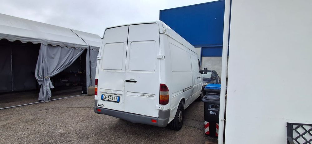 Mercedes Sprinter вантажний