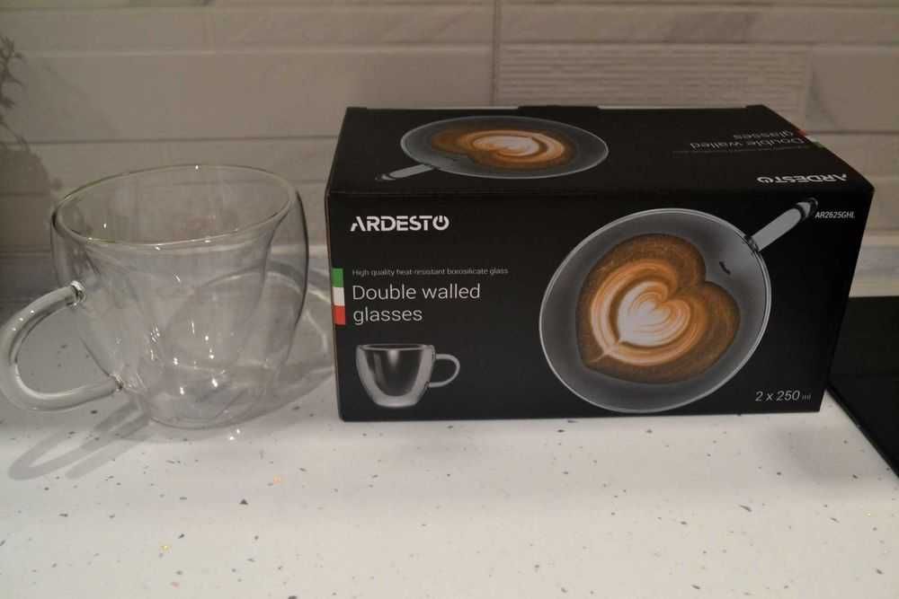 Набор чашек с двойными стенками Ardesto Сердце 2 шт. по 300 мл./обмен