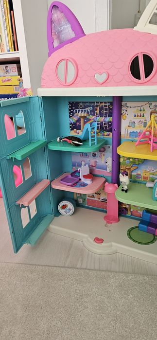 Casa da Gabby com caixa