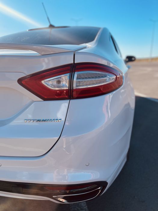 Ford Fusion Titanium  Energy plugin hybrid