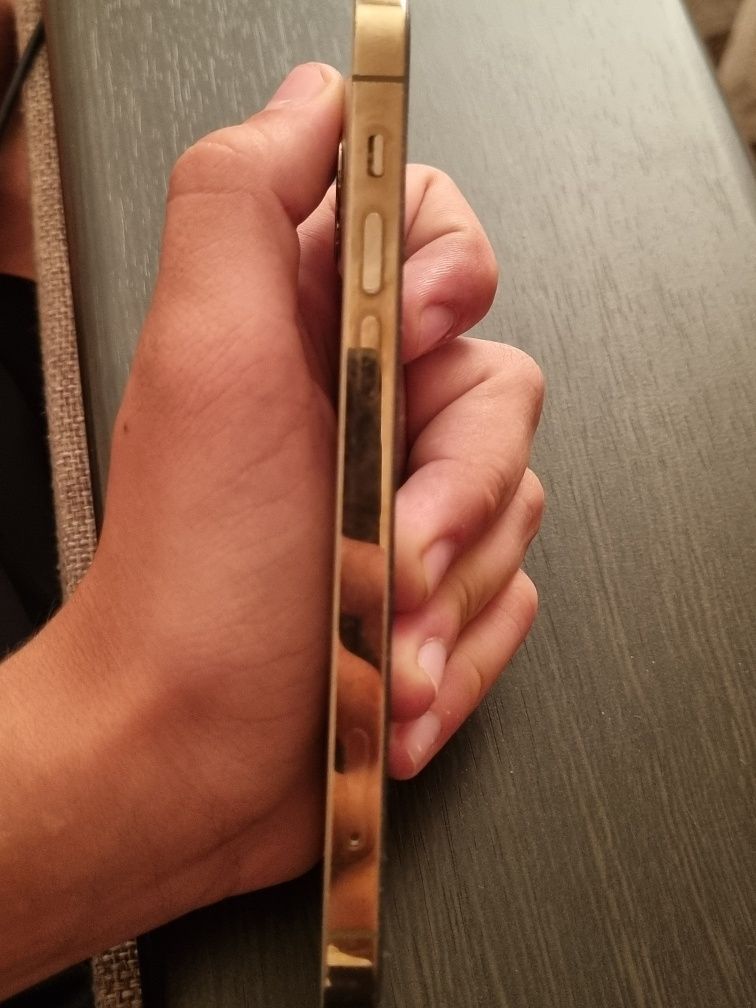 iPhone 12 Pro  в продажі