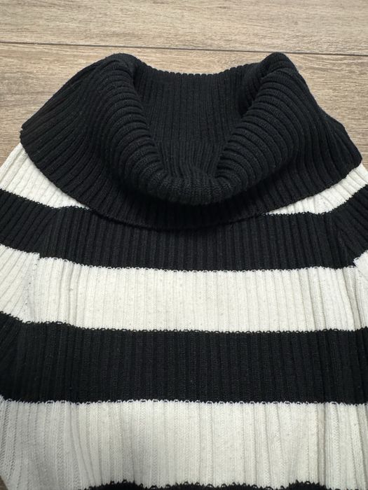 Bialło czarny golf firmy Lycra