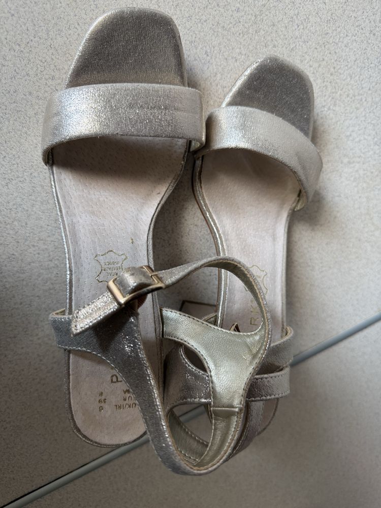 Zloto srebrne sandalki Primark