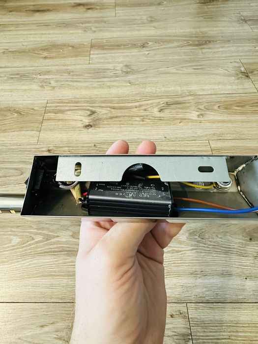 kinkiet lampa LED nad lustro do łazienki lub obraz chrom