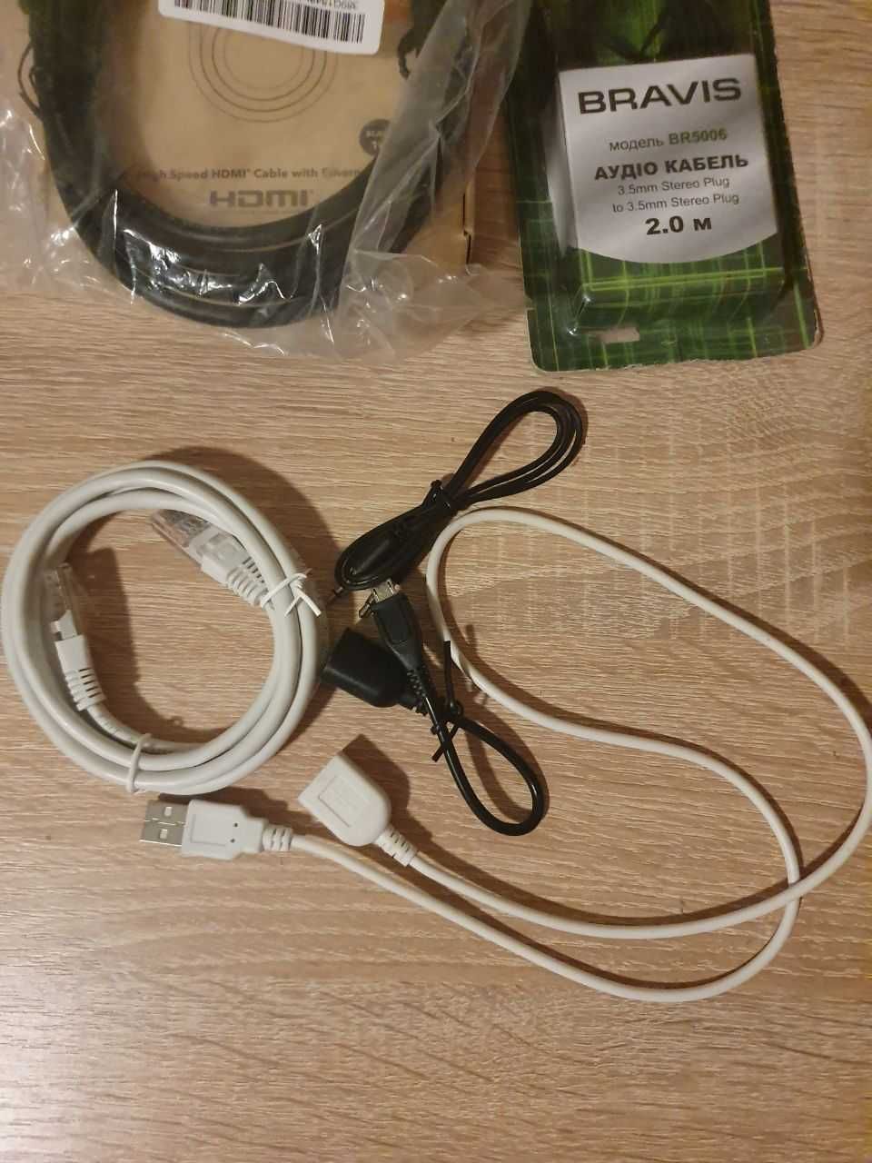 набір кабелів 7 шт (2 hdmi кабелі + 2 аудіо кабелі + 2 USB OTG)
