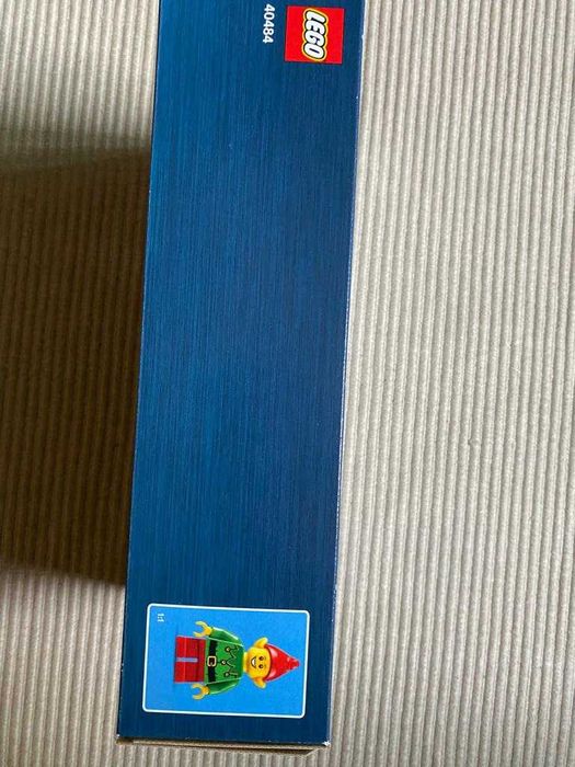 LEGO Pátio Dianteiro do Pai Natal- NOVO