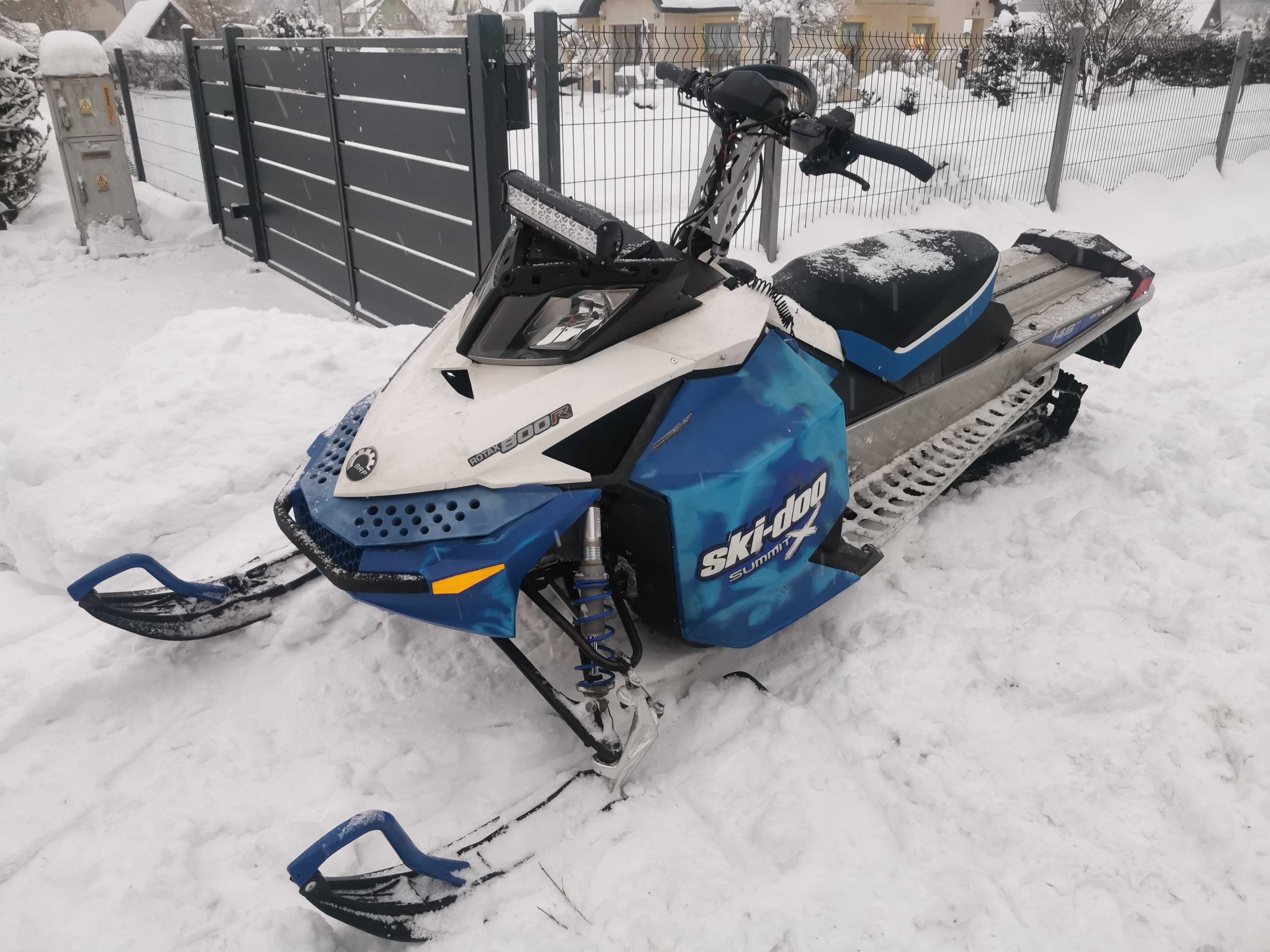 Skuter śnieżny SKI-DOO SummitX 146" 800R wsteczny rozrusznik