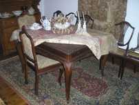 Mesa sala jantar e 8 cadeiras antigas, estilo Queen Ann original