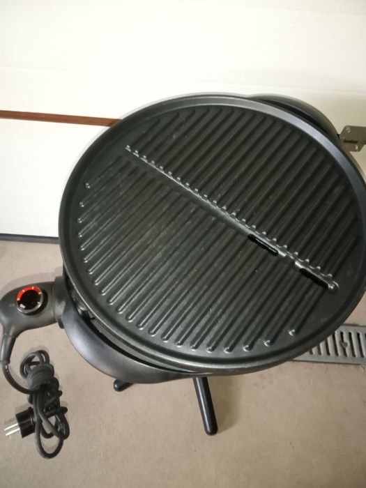 Grill elektryczny z podstawa na taras balkon
 
Grill elektryczny z pod