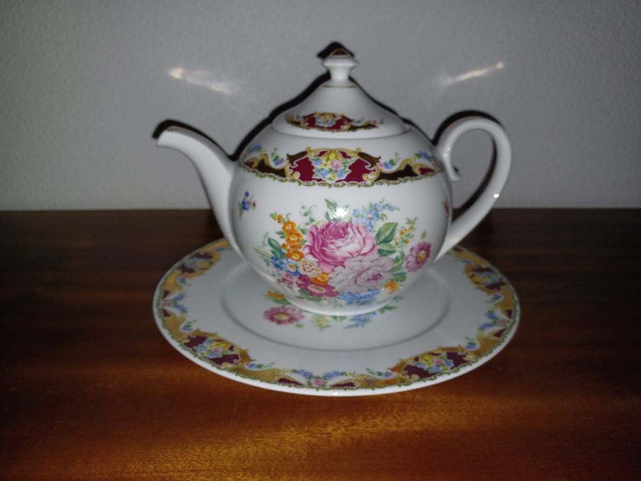 Bules de coleção em porcelana