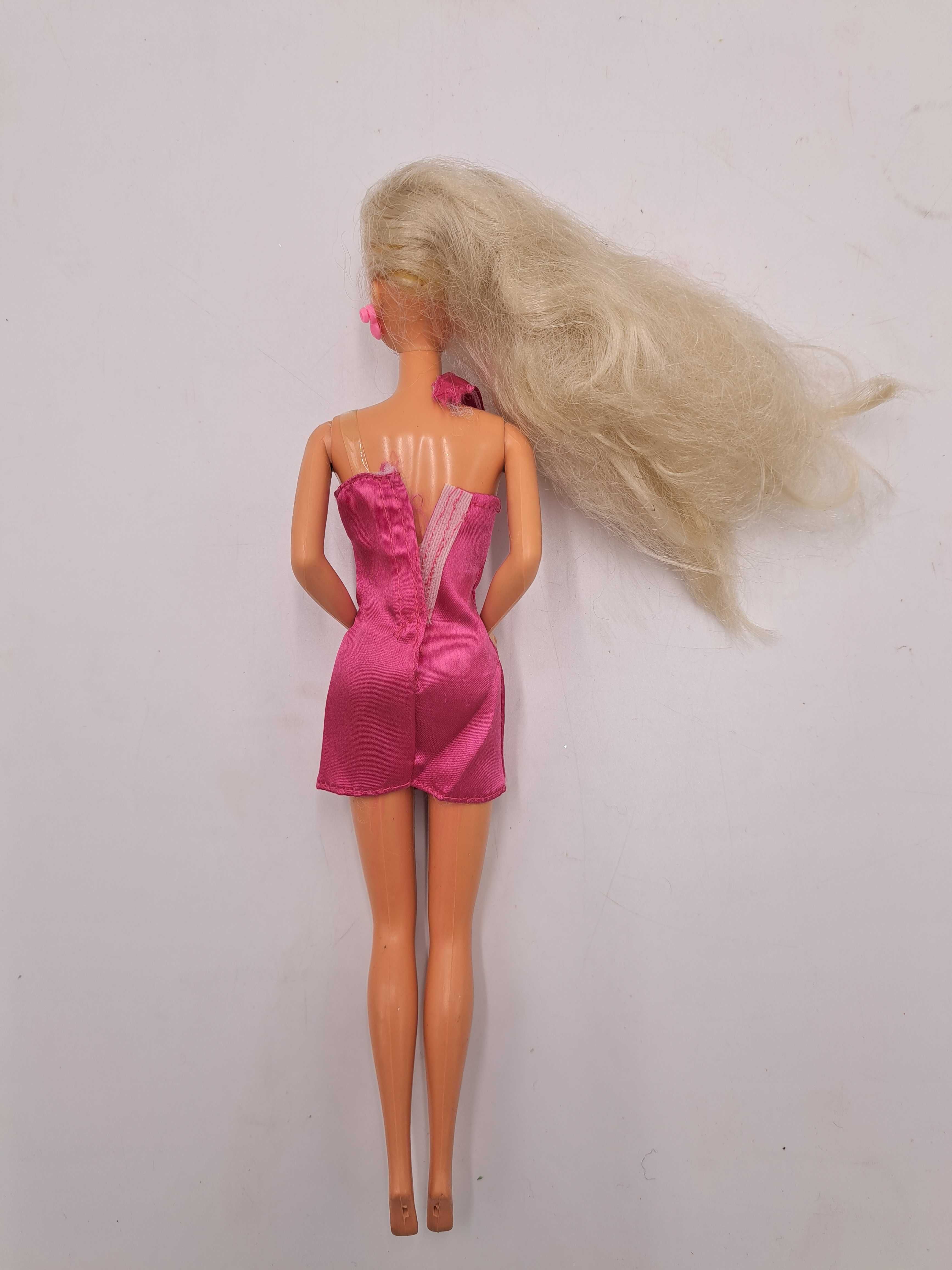 Lalka Barbie Mattel Lucky Corner różowe kolczyki