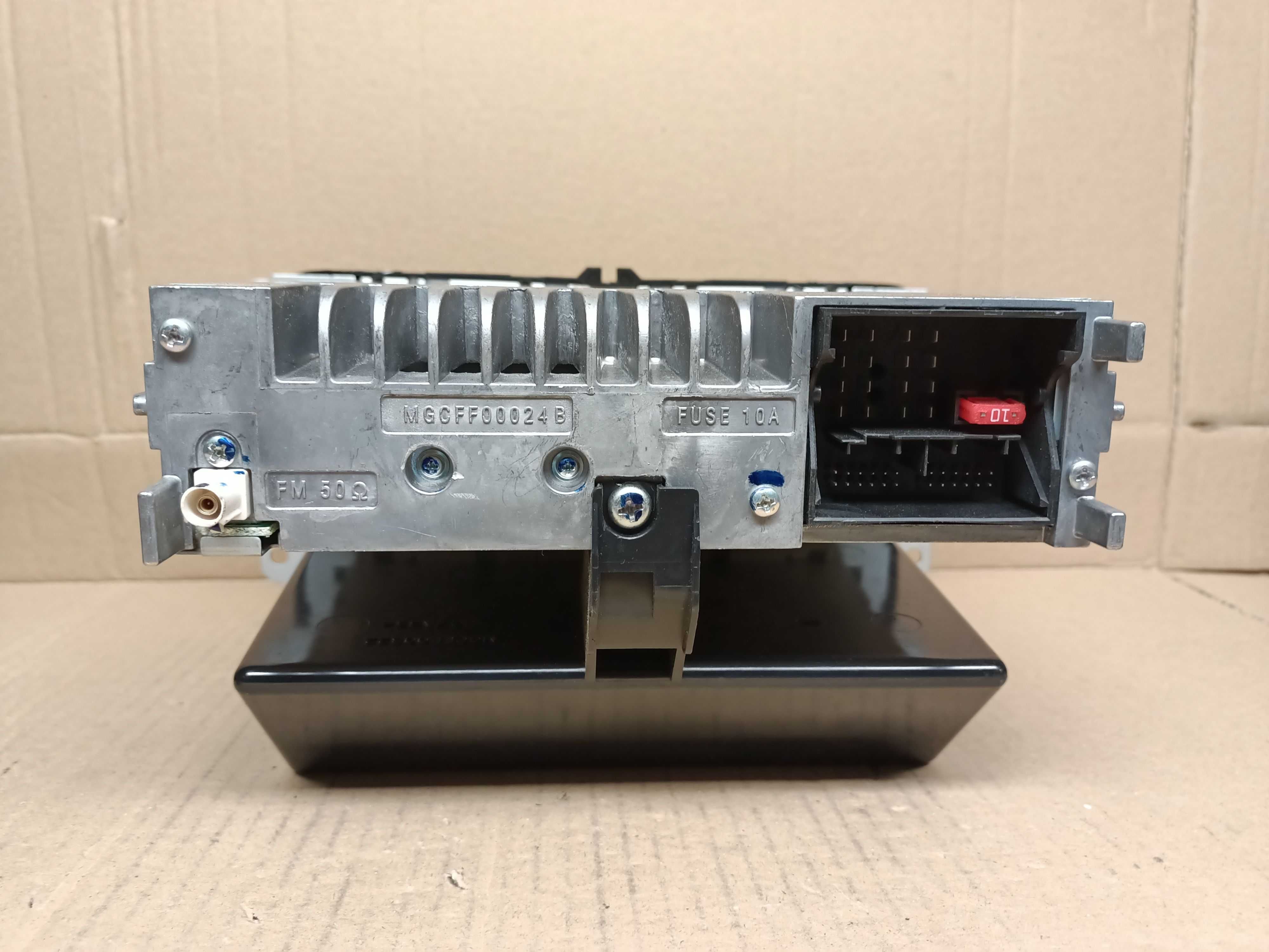 Radio VW RCD210 MP3 Golf Passat Touran Polo Caddy + kod