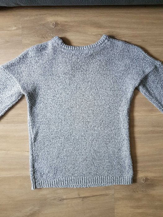 PRIMARK szary sweterek z kwiatkami i listkami roz. 140 9-10 lat