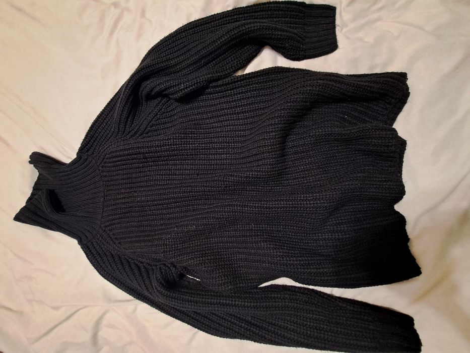 Gruby swetr z golfem