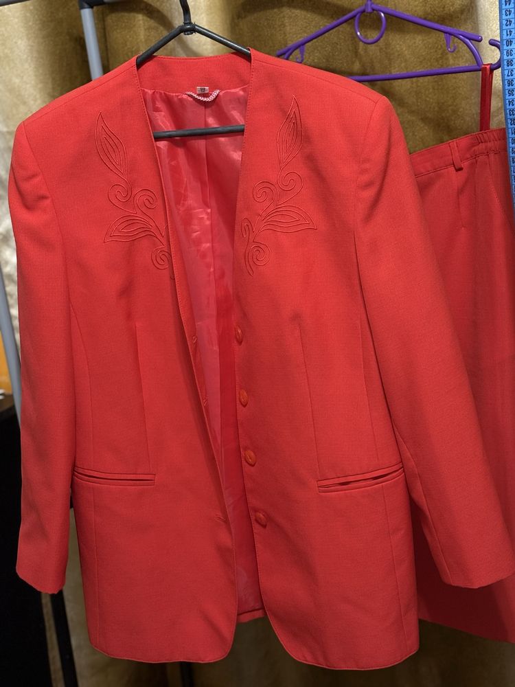 Костюм жіночий класичний піджак спідниця M/L