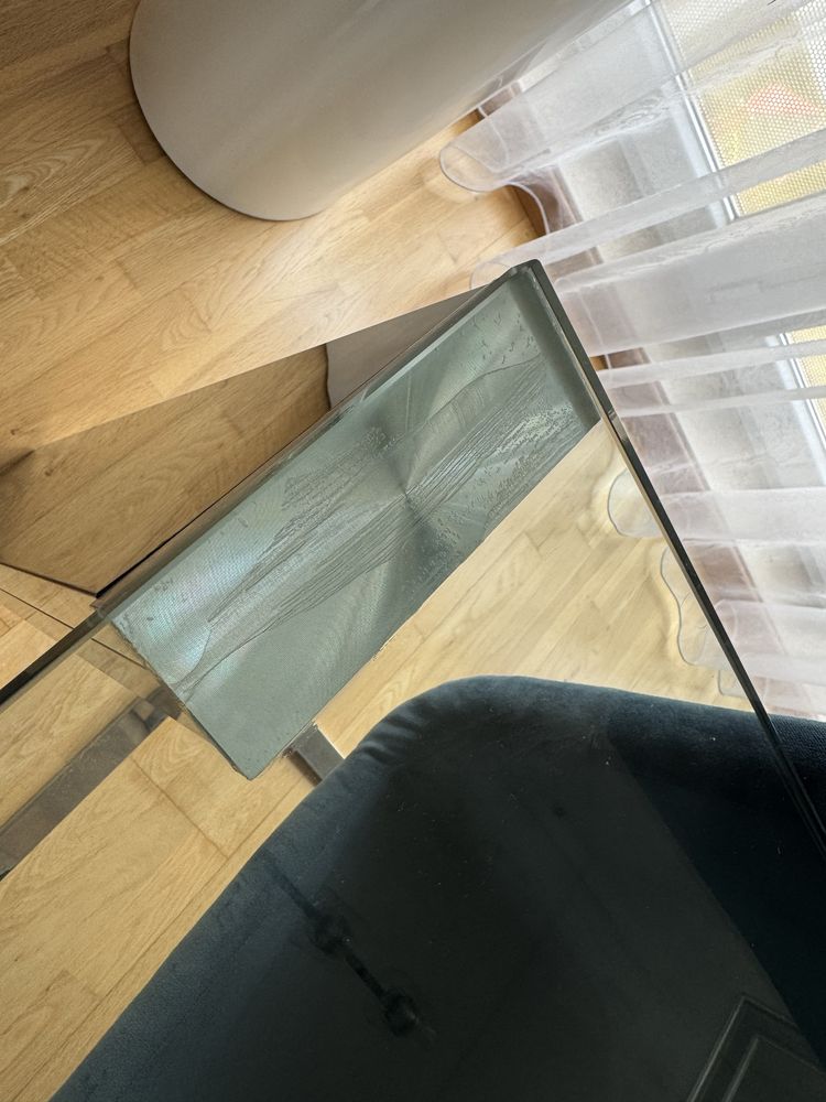Mesa de jantar vidro e pés cromados