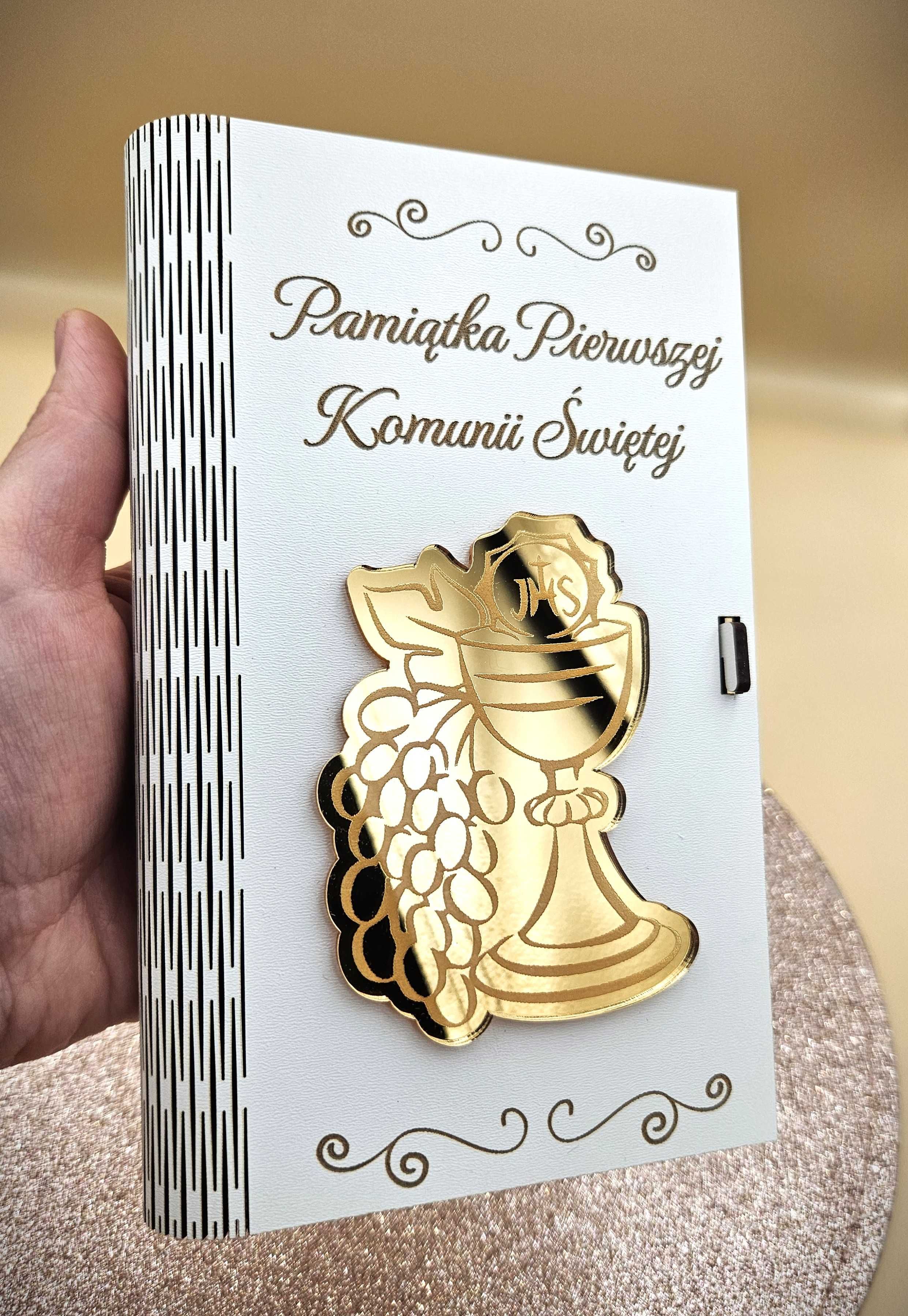 Pudełko na pieniądze Pamiątka Pierwsza Komunia Święta z grawerem złote