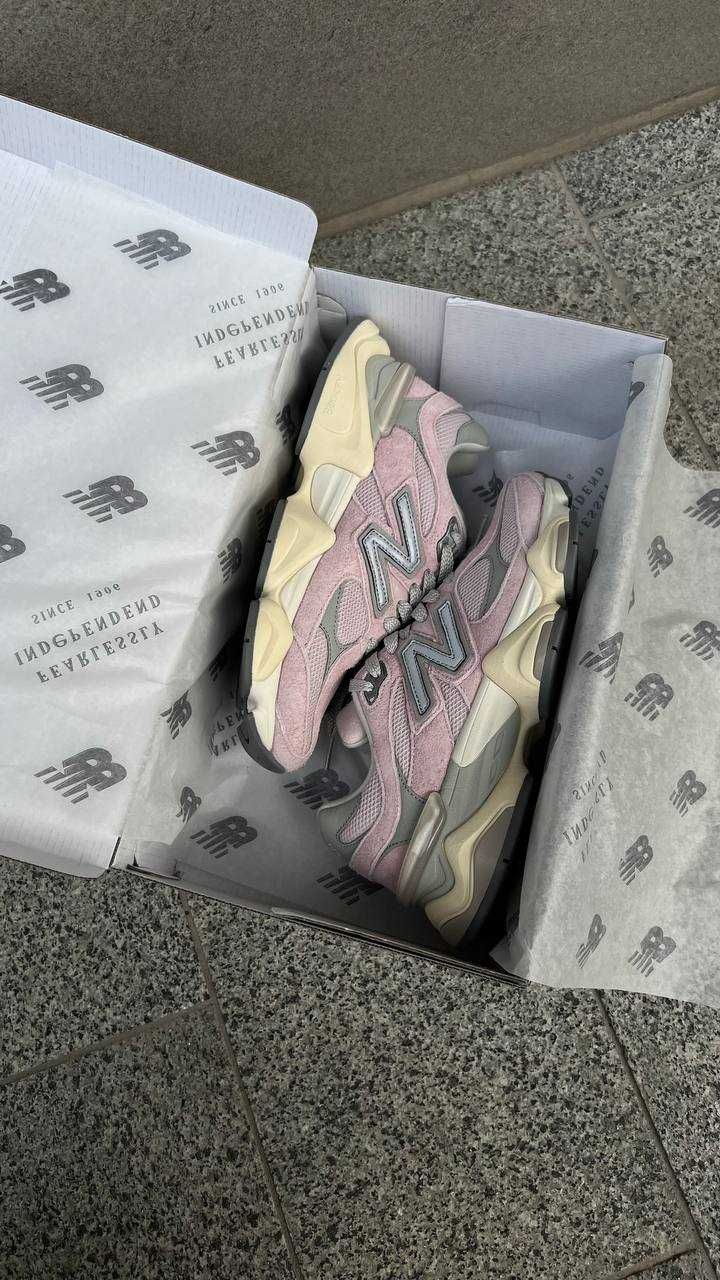 New Balance 9060 Light Pink