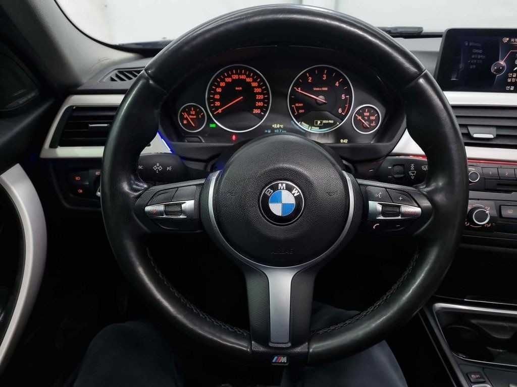 2015 BMW 3 Series (F30)